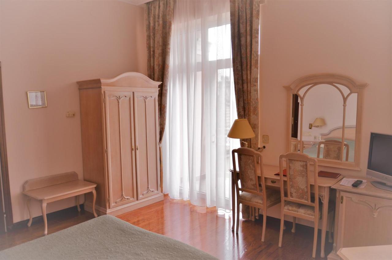 Hotel Mozart Οπατία Εξωτερικό φωτογραφία