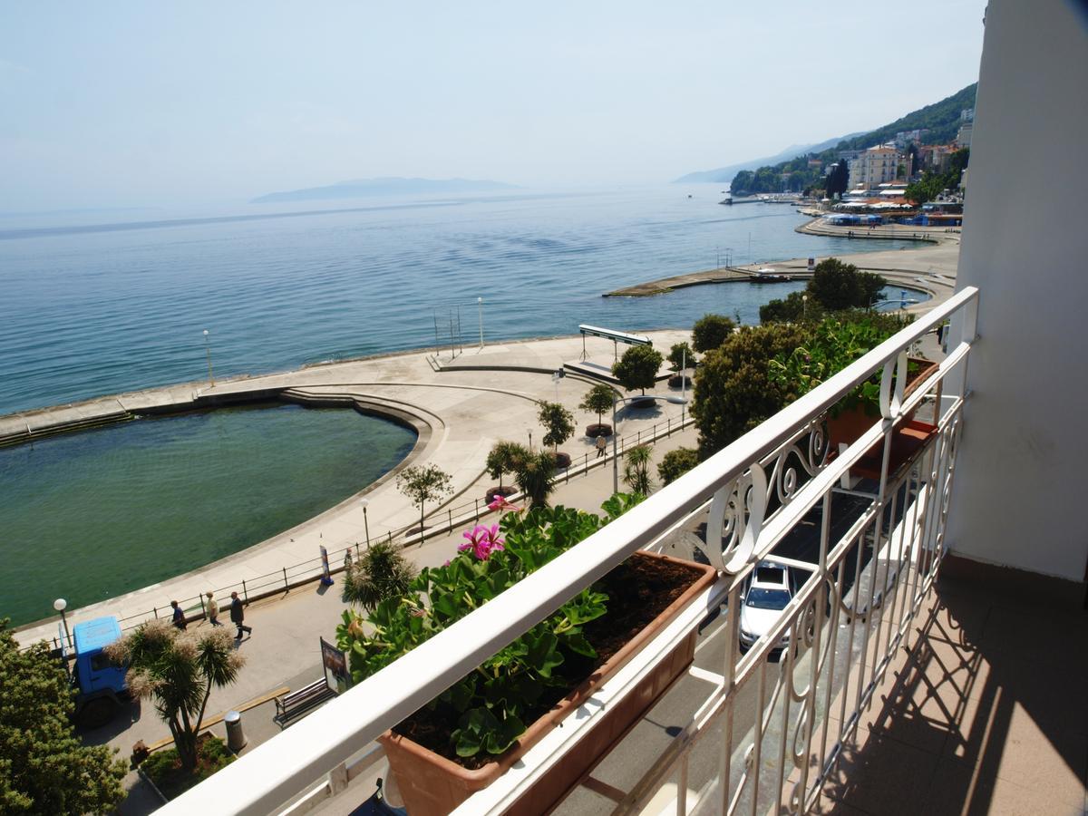 Hotel Mozart Οπατία Εξωτερικό φωτογραφία